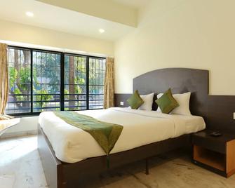 Itsy Hotels Hill View Ex - Pune - Bedroom