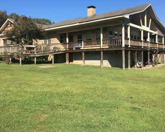 cozy, quiet, rural hideaway close to everything south - Sherwood - Building