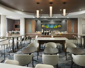 SpringHill Suites by Marriott Wichita Airport - Wichita - Bar