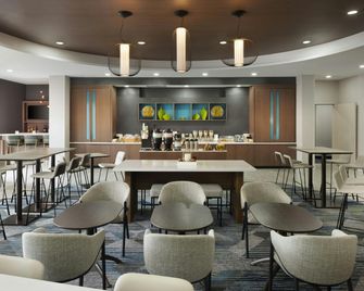 SpringHill Suites by Marriott Wichita Airport - וויצי'טה - בר