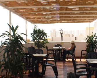 هوتل كريستال - توريمولينوس - شرفة