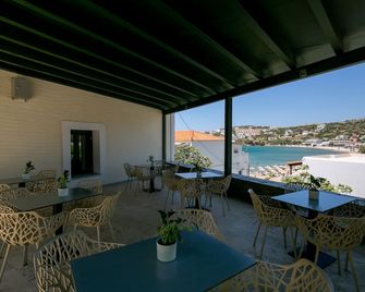 Krinos Suites Andros - Andros - Balcón