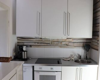 Chalet Ambiente In Munich With Perfect Connection To The Motorway And S-Bahn - Graefelfing - Kitchen