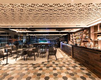 Blackwoods Hotel Pattaya - Pattaya - Bar