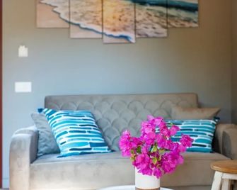 Klaritz Suites - Lassi - Wohnzimmer