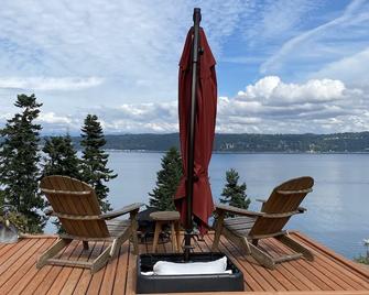 Sea Glass Hideaway - Camano Island - Balcony