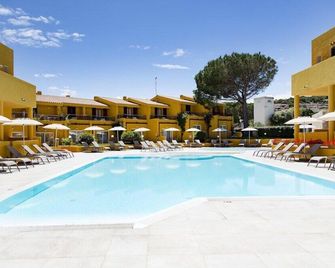 Blu Hotel Laconia Village - ארצאקנה - בריכה