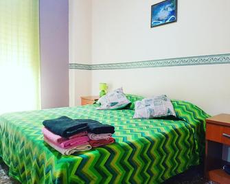 Vista Mare Rooms - Reggio Calabria - Bedroom