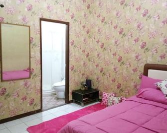 PROMO Sarimadu99 Full House capacity more than 9 person - Bandung - Bedroom