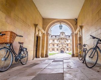 Boutique 'Duke' Furnished Suite In City Centre - Cambridge
