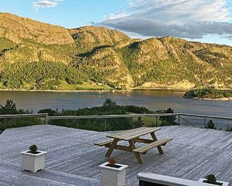 8 Person Holiday Home In Sundlandet - Kyrksæterøra - Balcony