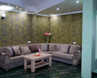 Hotel Monopoli Kutaisi - Kutaisi - Sala de estar