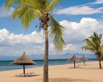 The Makokola Retreat - Mangochi - Beach