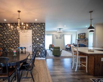 Spacious Family home walking distance to Village and Ski - Ellicottville