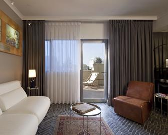 The Rothschild Hotel - Tel Aviv's Finest - Tel Aviv - Living room