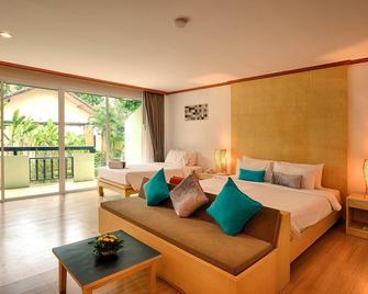 Phuket Island View Hotel (SHA Plus+) - Karon - Schlafzimmer