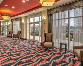 Holiday Inn Oklahoma City North-Quail Spgs By IHG - Oklahoma City - Lobby