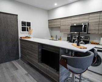 Vita Resort Vernon on Lake Okanagan - Vernon - Kitchen