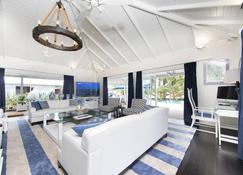 Betela Beach House - Rarotonga - Living room