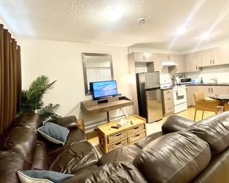 Stylish 1 bedroom suit in Fort Saskatchewan 4106 - Fort Saskatchewan - Huiskamer