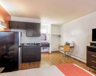 Motel 6 Camrose Ab - Camrose - Kitchen