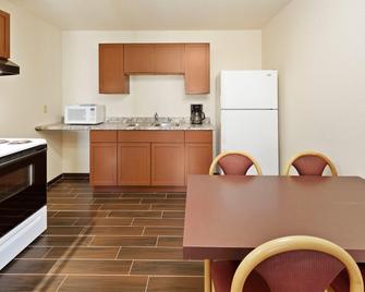 Black Hills Luxury Suites - Hill City - Kitchen