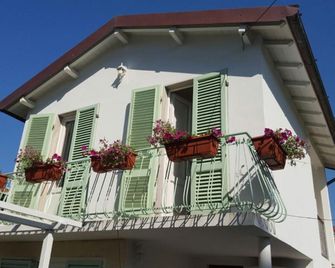 Le Mura Holiday Home - Marina Di Pietrasanta - Bâtiment