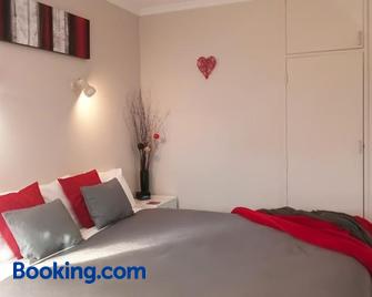 Almond Court Motel - Alexandra - Bedroom