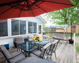 Beautiful Crystal Beach Cottage With Bbq! - Fort Erie