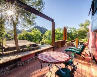 Train Caboose Cornell Near Malibu - Agoura Hills - Patio