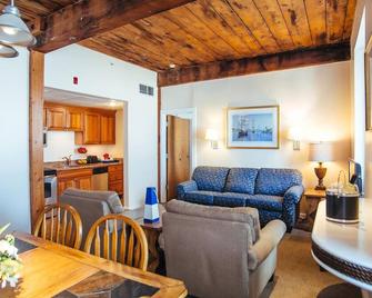 Newport Bay Club and Hotel - ניופורט - סלון