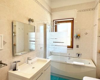 B&B Le Saline - טרנטו - חדר רחצה