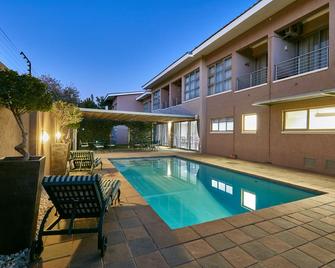 Regent Select Hotel - Gaborone - Pool