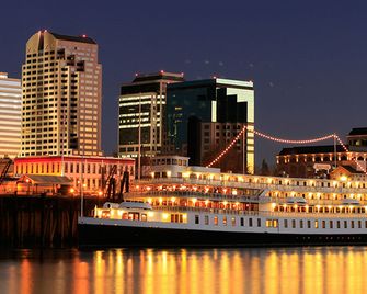 Delta King Hotel - Sacramento - Building