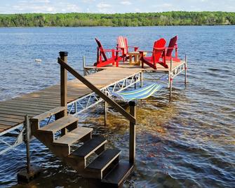 2 Waterfront Cottages on same property for 1 price - Haliburton
