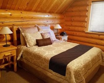 Spacious 1 Bedroom Apartment On Quiet 20 Acres - Alton - Habitación