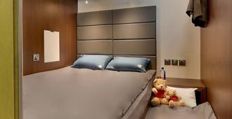 Sleep 'n Fly Sleep Lounge, C-Gates Terminal 3 - Transit Only - Dubai - Bedroom