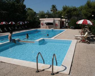 Residence Villa Agrimare - Vieste - Piscina