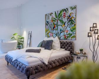 Luxus Wellness Loft - 245qm - Designwohnen im Zentrum - Gutersloh - Bedroom