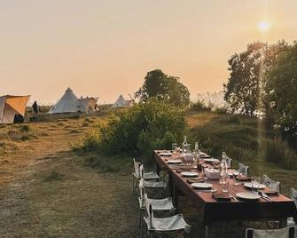 Burhan Wilderness Camps - Bardiyā - Restaurante