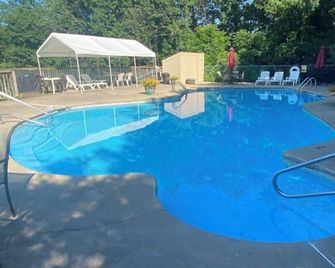 Mountainside Retreat Condo (#1-202) | Ground-level | Quiet & secluded - Basye - Piscina