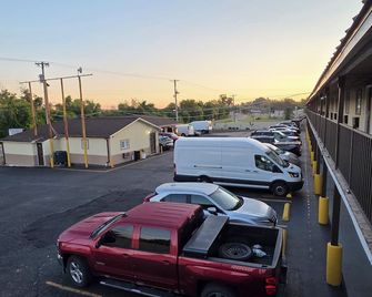 Indian Mound Motel - Fairmont City - Vista del exterior