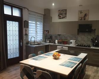 Small countryside in the city - Le Mans - Kitchen