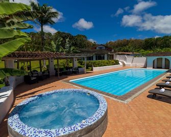 Enchanted Galapagos Lodge - Puerto Ayora - Pool