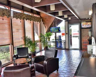 Red Carpet Inn - Houston - Lobby