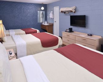 Americas Best Value Inn & Suites Branson - Near the Strip - Branson - Bedroom