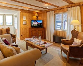 The Alsatian Hart - Panoramic views of Riquewihr and the vineyards. Quiet. - Riquewihr - Living room