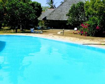 Travellers Paradise Diani - Hostel - Mombasa - Piscina