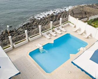 Hotel Barmoi - Freetown - Piscina