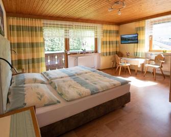 Triple room with shower, toilet - Lindenhof , guesthouse - Rauris - Bedroom